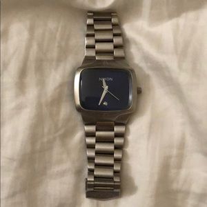 Men’s Nixon Watch -read!!!